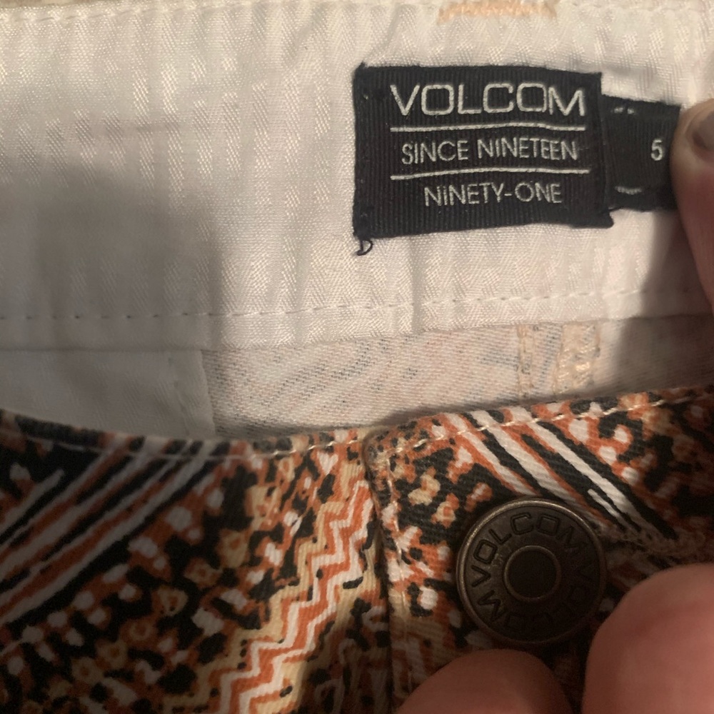 Volcom Shorts - Picture 2 of 3